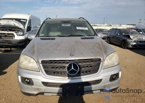 2006 Mercedes-Benz Ml 350 z USA, uszkodzony, nr VIN 4JGBB86E26A002352